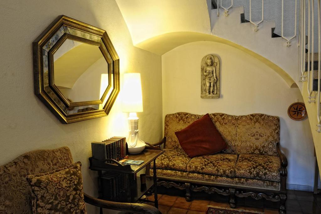 Hostal Residencia Catalina Palamos Bagian luar foto
