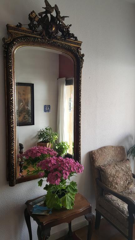 Hostal Residencia Catalina Palamos Bagian luar foto