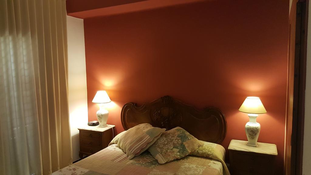 Hostal Residencia Catalina Palamos Bagian luar foto