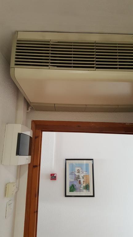 Hostal Residencia Catalina Palamos Bagian luar foto