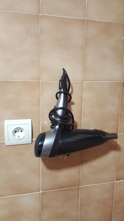 Hostal Residencia Catalina Palamos Bagian luar foto