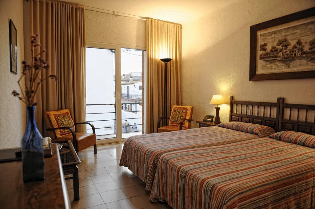 Hostal Residencia Catalina Palamos Ruang foto